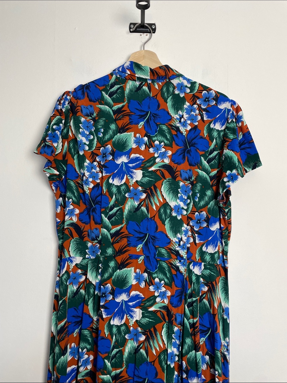 J Crew Factory Pleated Muliti Floral Tropical Button-Front Women's L Maxi Dress - Picture 5 of 7